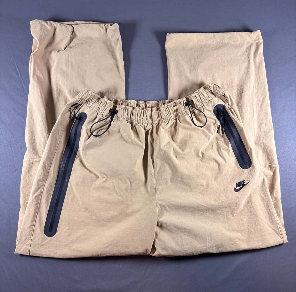 Nike Tech Woven Oversized Parachute Baggy Pants, Mens XL, Beige